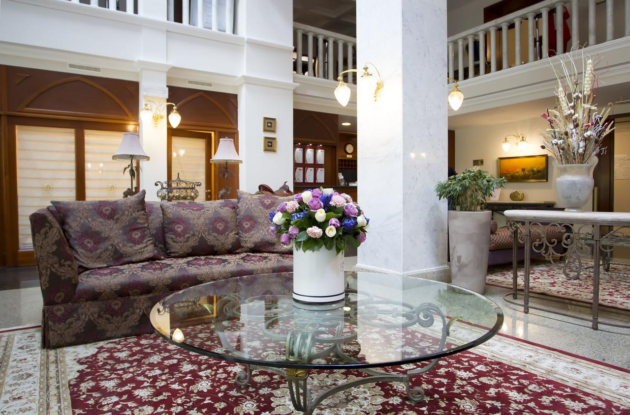 Atyrau Dastan Hotel Exterior foto