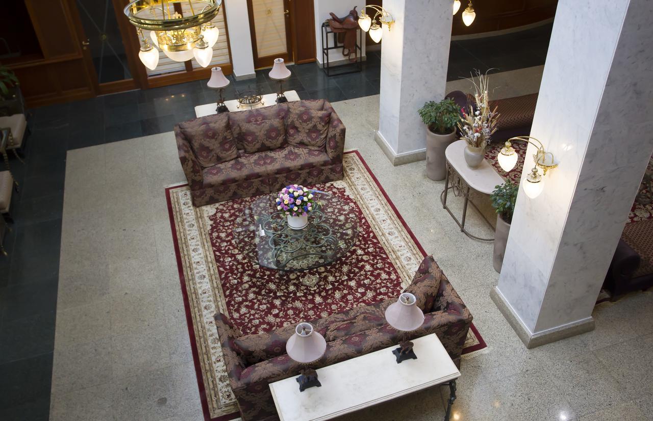 Atyrau Dastan Hotel Exterior foto